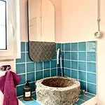 Boutique Surf House In Surf Paradise וילה