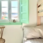 Boutique Surf House In Surf Paradise וילה