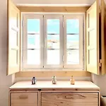 Boutique Surf House In Surf Paradise Vila