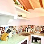 Boutique Surf House In Surf Paradise * Santo Isidoro