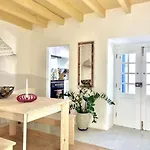 Boutique Surf House In Surf Paradise Vila *