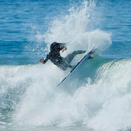 Boutique Surf House In Surf Paradise ヴィラ