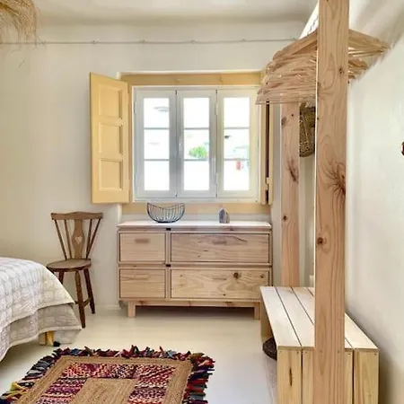 Villa Boutique Surf House In Surf Paradise Santo Isidoro