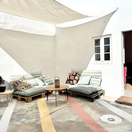 Villa Boutique Surf House In Surf Paradise Santo Isidoro